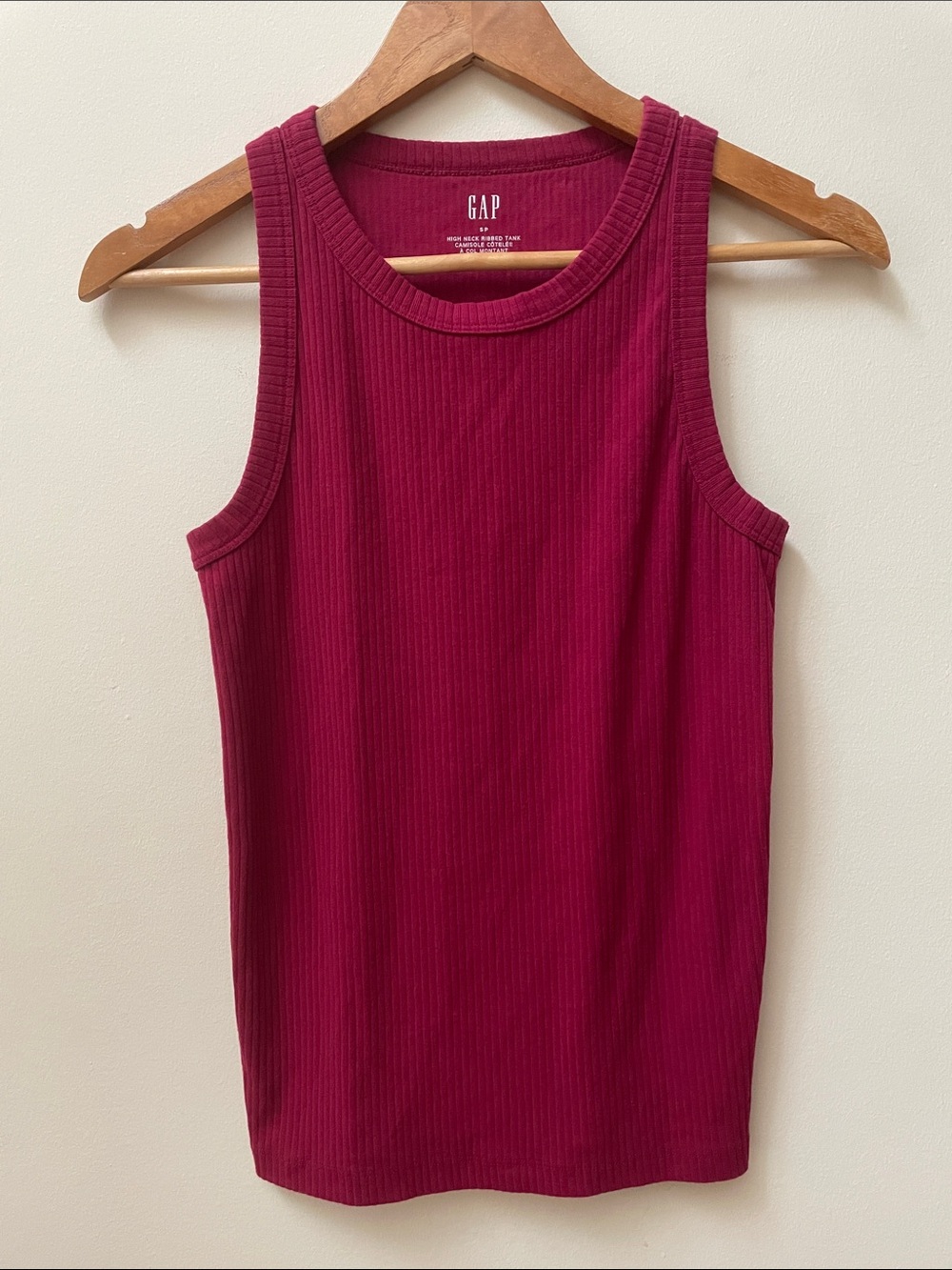 GAP High Neck Ribbed Tank Top - Very Berry